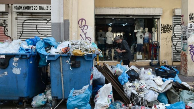 Grèce : La grève des éboueurs se poursuit dans le pays