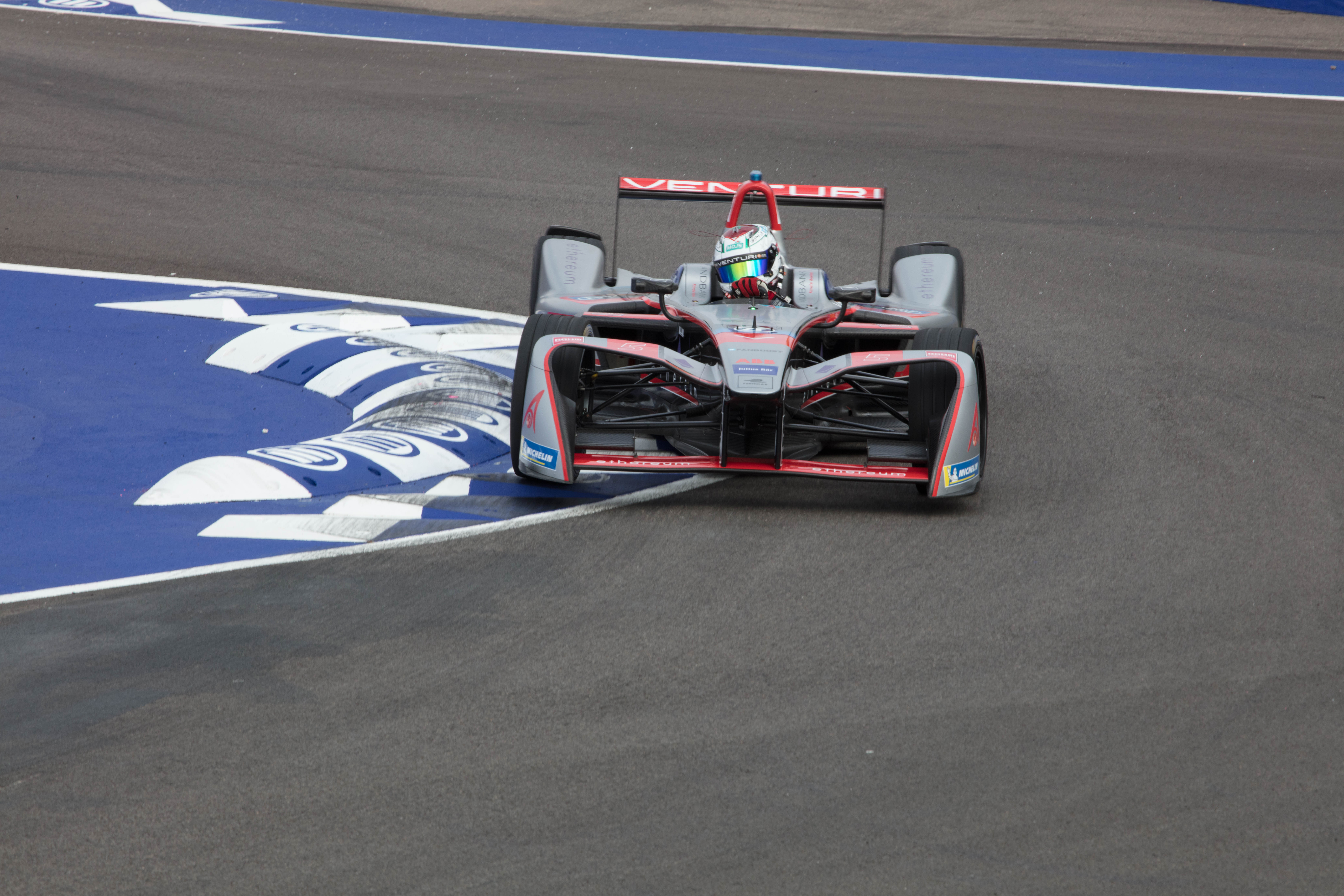 Le pilote Marocain Benyahia lors des Rookies test de la Formula E
