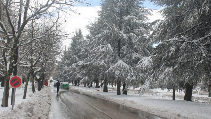 De fortes chutes de neige et un temps froid au Royaume De fortes chutes de neige et un temps froid au Royaume