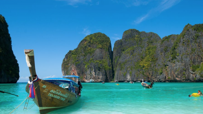La Thaïlande ferme la célèbre baie Maya pour permettre aux coraux, abîmés par le tourisme de se régénérer