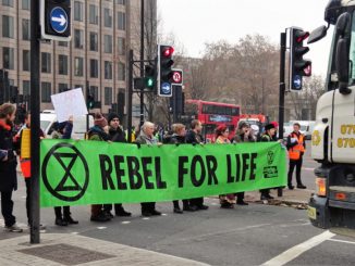 Des manifestants pour le climat bloquent les rues de Londres