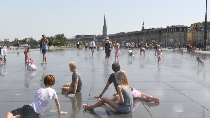 La canicule s'installe sur l'Europe avec des records de chaleur La canicule s'installe sur l'Europe avec des records de chaleur