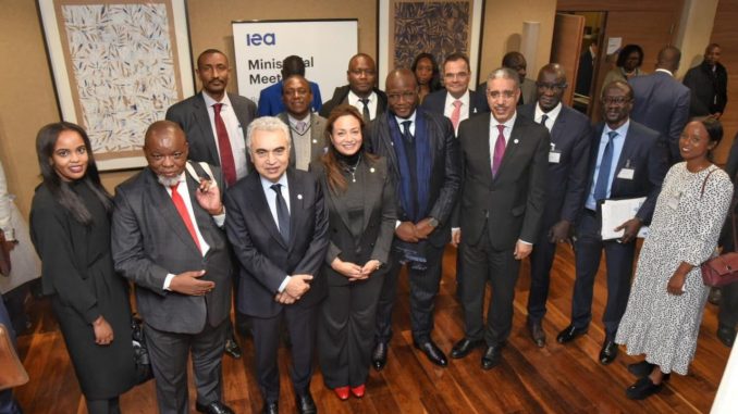 Maroc AIE Paris Le Maroc a pris part, mercredi à Paris, à la première réunion de la Commission mondiale de haut niveau pour une action urgente sur l'efficacité énergétique