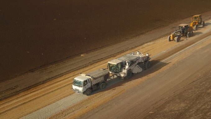 Les premières routes réalisées en Liant Hydraulique Routier (LHR)